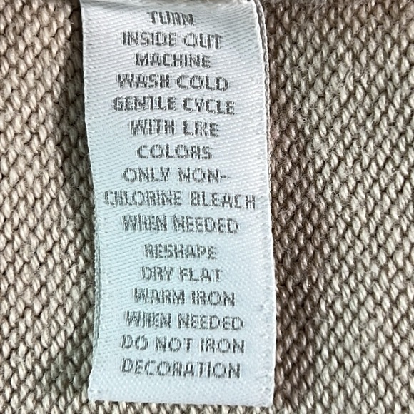 Charter Club EC  Tan long sleeve v-neck sweater. With metal closures. Size 1X - Picture 6 of 6